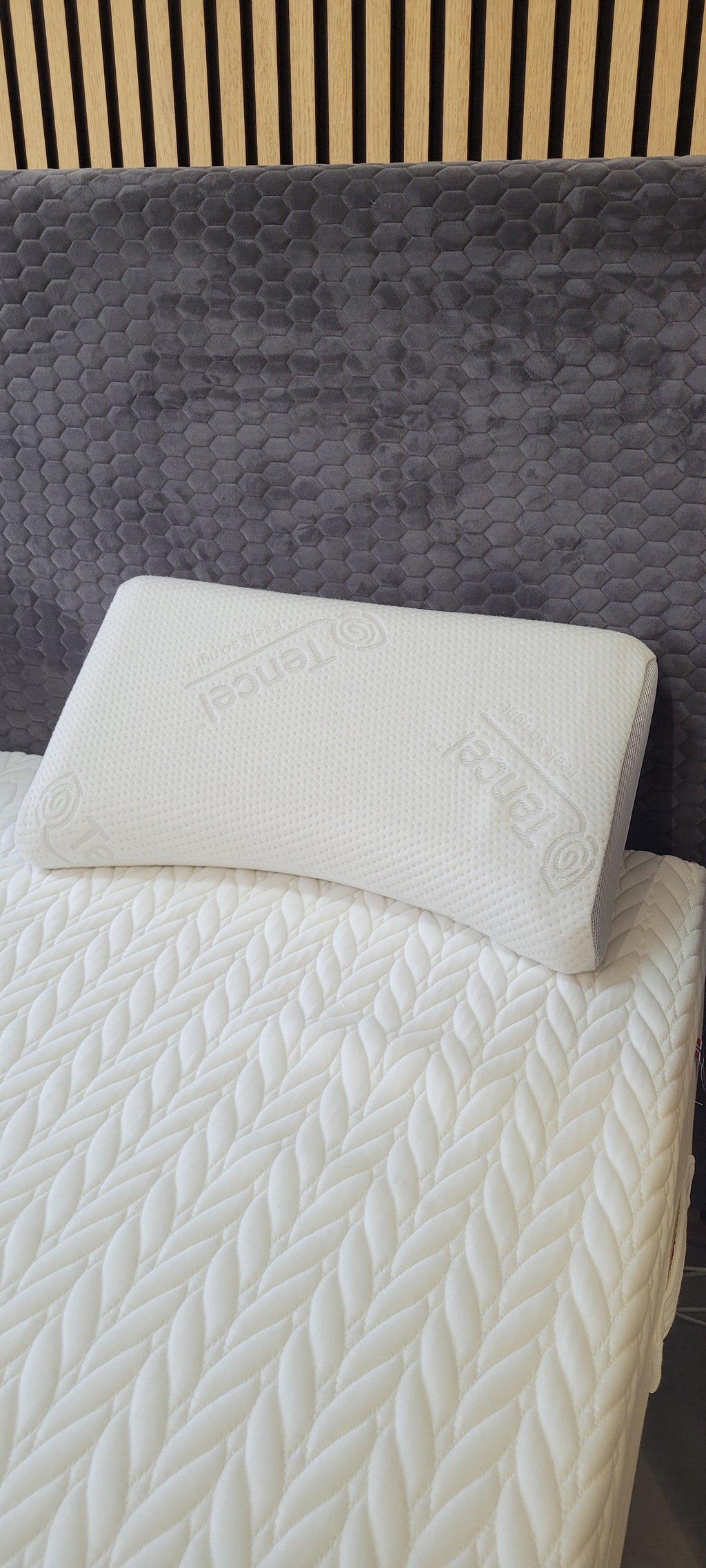 Original Lunora Luxe Comfort Pillow
